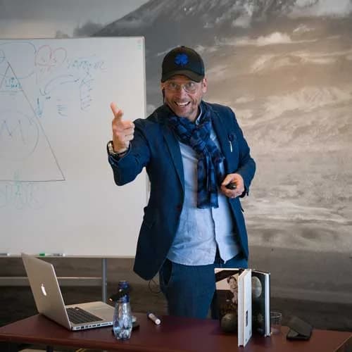 Magnus Helgesson pressbilder – Magnus_Helgesson_Press_8FC2-27D4F4FBF946.jpg